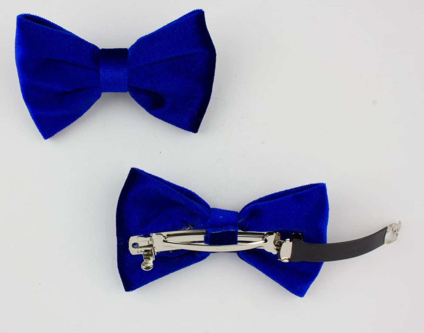 Pair of velvet bow hair clip